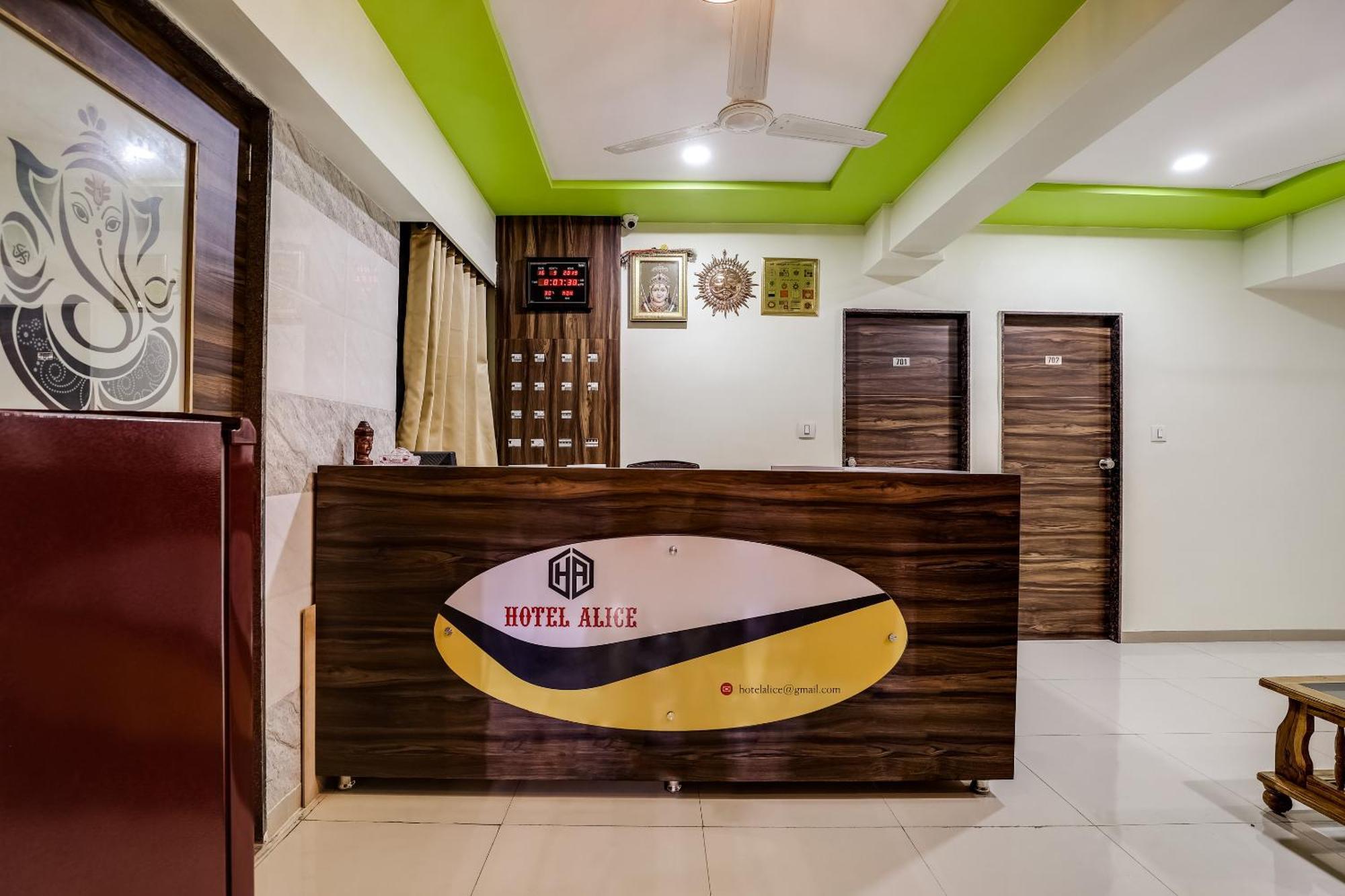 אחמדאבאד Collection O Hotel Alice מראה חיצוני תמונה