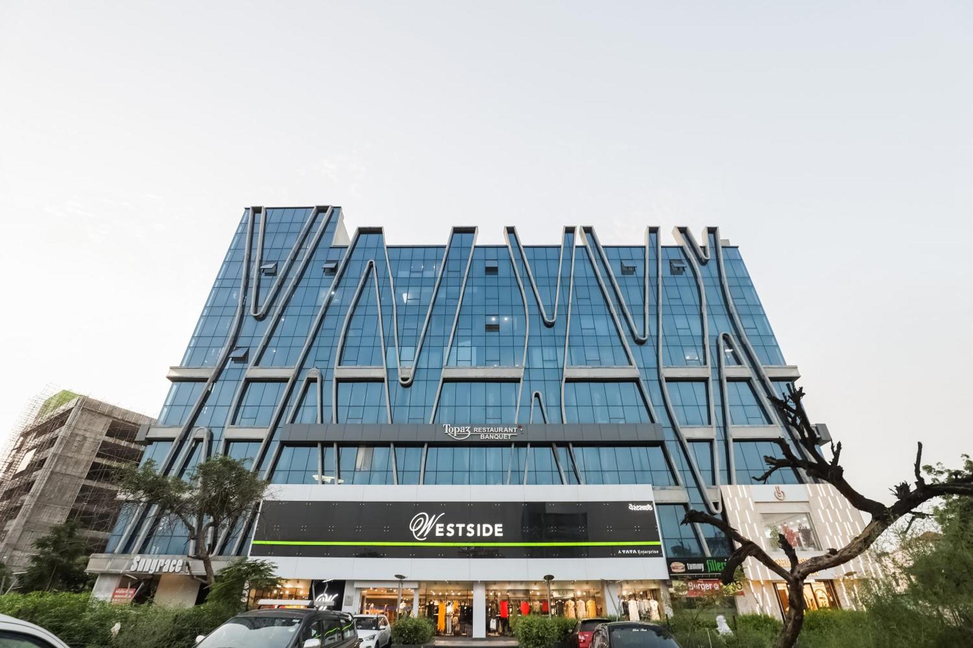 אחמדאבאד Collection O Hotel Alice מראה חיצוני תמונה